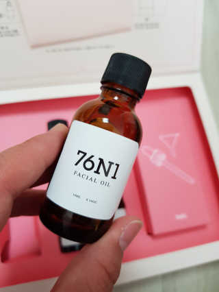 76N1 내 피부데이터로 만든, 나만의 페이스오일 — 5점을 준 리뷰어가 2018년 4월 올린 사용 사진