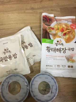 [풀무원] 사골곰탕국밥 황태해장국밥 — 4.83점을 준 리뷰어가 2018년 6월 올린 사용 사진