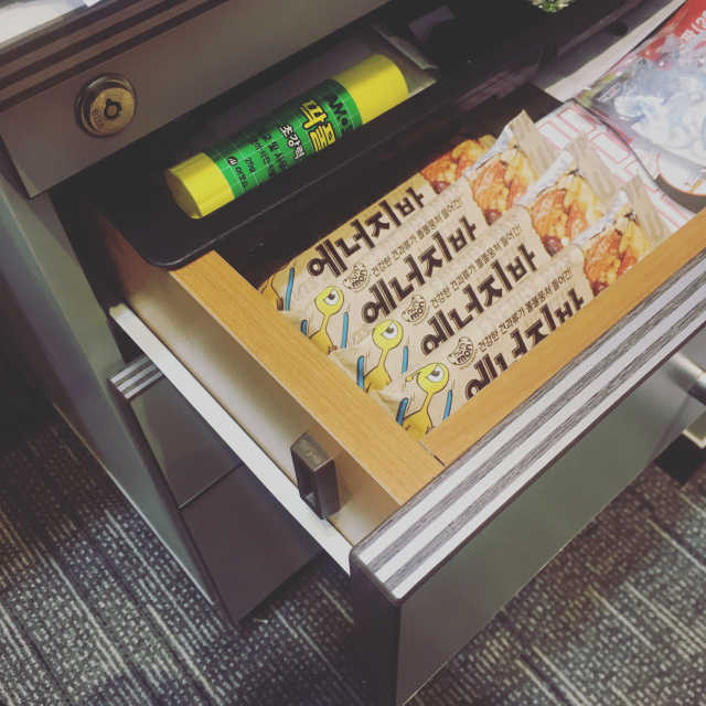견과가 똘똘 뭉쳐들어간 넛츠몬 에너지바 1BOX 6개입 리뷰 사진