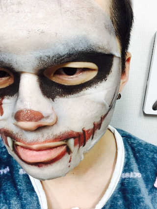 하이힐 리얼 호러마스크팩, HiHEEL REAL HORROR MASKPACK 하이힐 리얼 호러마스크팩-드라큐라 — 4점을 준 리뷰어가 2016년 12월 올린 사용 사진
