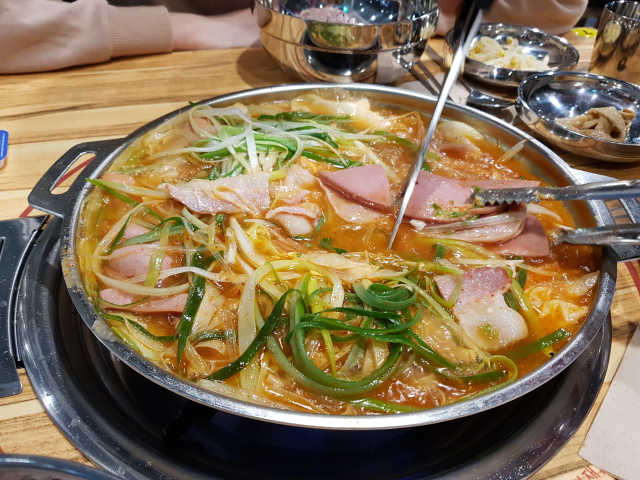 [이태리부대찌개 종각역점] 부대전골 2인 리뷰 사진