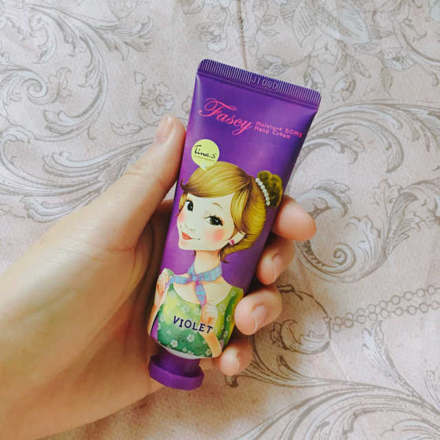 수분폭탄 핸드크림 리뷰 사진