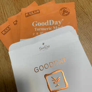GoodDay Skincare GoodDay 강황 마스크 — 2.5점을 준 리뷰어가 2020년 3월 올린 사용 사진