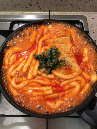 [홍코너떡볶이]옛날떡볶이 인기맛 4팩세트 — 5점을 준 리뷰어가 2019년 11월 올린 사용 사진