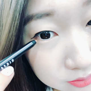 씨스터앤 더블이펙트 워터푸르프 아이펜슬 6종 택1 — 5점을 준 리뷰어가 2018년 4월 올린 사용 사진