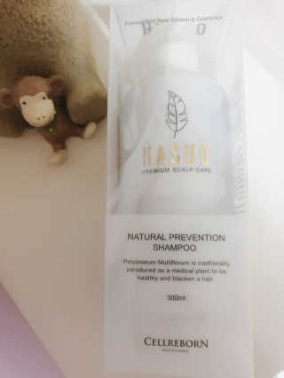 셀리본 하수오 내츄럴 프리벤션 탈모관리 샴푸 300ml — 5점을 준 리뷰어가 2019년 11월 올린 사용 사진