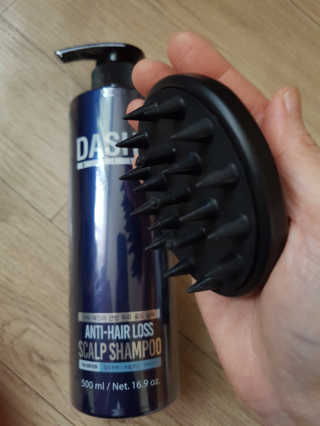 다슈코리아 다슈 단백질 한방 두피 골드 샴푸 500ml +샴푸브러쉬 — 4점을 준 리뷰어가 2019년 10월 올린 사용 사진