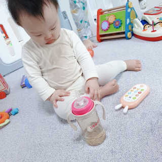 유비맘 PPSU 젖병 노꼭지_260ml_컬러 랜덤 발송 — 5점을 준 리뷰어가 2020년 3월 올린 사용 사진