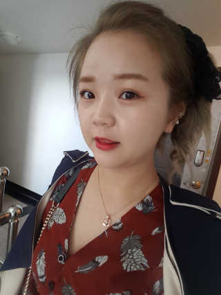 헤이미쉬 데일리즘 코랄릭 스틱 아이 섀도우 — 5점을 준 리뷰어가 2018년 3월 올린 사용 사진