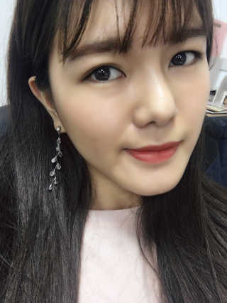 [블랙루즈] 로즈 벨벳 립스틱 택1+랜덤1 — 5점을 준 리뷰어가 2019년 1월 올린 사용 사진