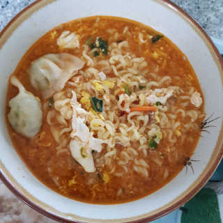 라면 그대로가 제일 맛있는 더엄마라면 — 5점을 준 리뷰어가 2019년 6월 올린 사용 사진