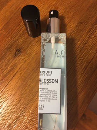 어파티 드레스퍼퓸 120ml 코튼블러썸 — 4.33점을 준 리뷰어가 2018년 8월 올린 사용 사진