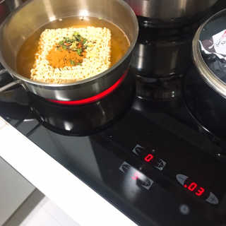 라면 그대로가 제일 맛있는 더엄마라면 — 4.5점을 준 리뷰어가 2019년 7월 올린 사용 사진