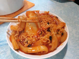 두번째 국떡 국가대표 떡볶이 1팩 + 영미칩 2봉 증정 — 5점을 준 리뷰어가 2019년 2월 올린 사용 사진