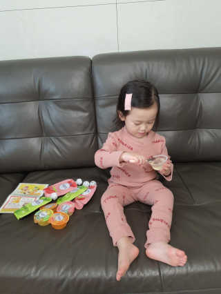 데르뜨 떠먹는 과일 3종, 짜먹는 과일 2종 총 10개 체험 — 5점을 준 리뷰어가 2020년 3월 올린 사용 사진