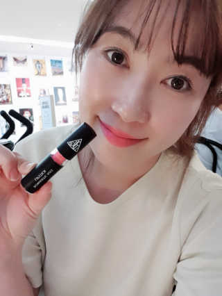 지고트 로맨틱 키스 립스틱 — 5점을 준 리뷰어가 2019년 6월 올린 사용 사진