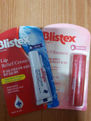 블리스텍스 립 릴리프 크림 립밤, 립 바이브런스 립밤 — 5점을 준 리뷰어가 2018년 11월 올린 사용 사진
