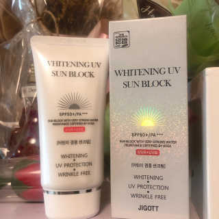 지고트 화이트닝 유브이 썬블럭 크림 70ml,1+1 — 4점을 준 리뷰어가 2019년 8월 올린 사용 사진