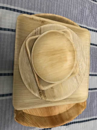 본플라 친환경 야자나무잎 접시 — 4점을 준 리뷰어가 2018년 9월 올린 사용 사진