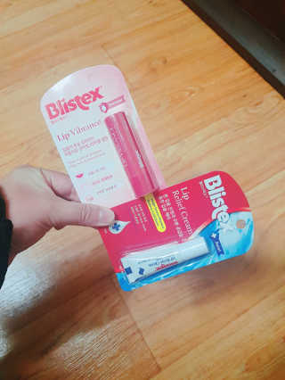 블리스텍스 립 릴리프 크림 립밤, 립 바이브런스 립밤 — 4점을 준 리뷰어가 2018년 11월 올린 사용 사진