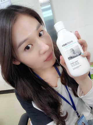 엘루스벤 에코스토어_베이비 바디워시_200ML — 5점을 준 리뷰어가 2017년 6월 올린 사용 사진