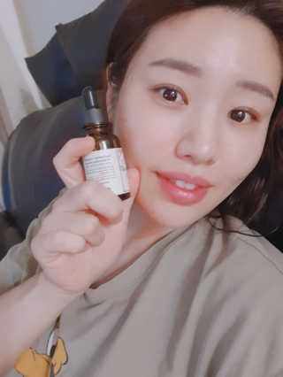 [스킨큐어] 산다화 비타민C 화이트닝 에센스 30ml — 4.5점을 준 리뷰어가 2019년 6월 올린 사용 사진