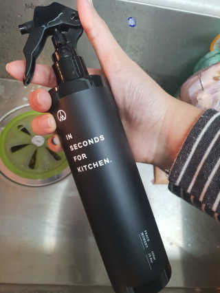 PEACE MOMENT 피스모먼트 인세컨즈포키친 320mL 천연살균소독제 — 5점을 준 리뷰어가 2018년 10월 올린 사용 사진