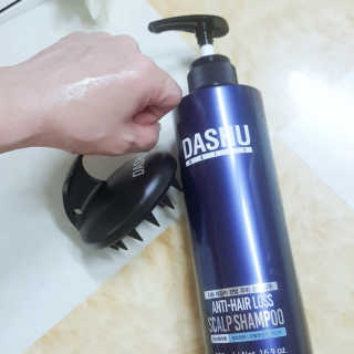 다슈코리아 다슈 단백질 한방 두피 골드 샴푸 500ml +샴푸브러쉬 — 5점을 준 리뷰어가 2019년 5월 올린 사용 사진