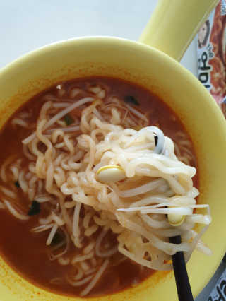 라면 그대로가 제일 맛있는 더엄마라면 — 5점을 준 리뷰어가 2019년 7월 올린 사용 사진
