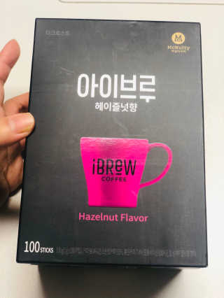 한국맥널티 아이브루 헤이즐넛향 100T — 5점을 준 리뷰어가 2019년 10월 올린 사용 사진