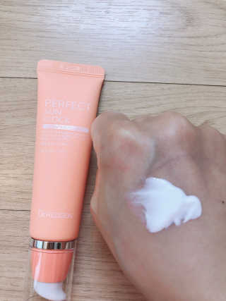 닥터헤디슨 헤디슨 퍼펙트 썬블럭 — 4점을 준 리뷰어가 2019년 9월 올린 사용 사진