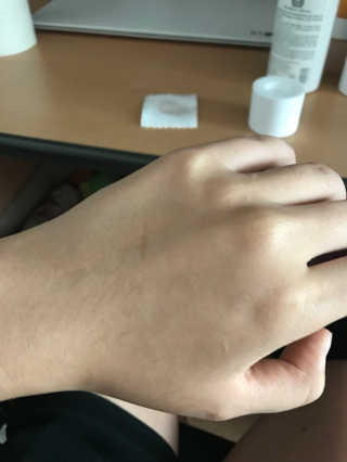 이솔화장품 이솔 세범 리스 포어 토너 200ml — 4.17점을 준 리뷰어가 2018년 8월 올린 사용 사진