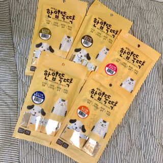[펫토리아]짜먹는 한입뚝딱 강아지.고양이 마약간식 — 5점을 준 리뷰어가 2019년 8월 올린 사용 사진