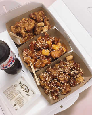가마로강정원당시장점 [가마로강정 원당시장점] 3가지 맛 강정세트 즐기기 — 5점을 준 리뷰어가 2018년 12월 올린 사용 사진