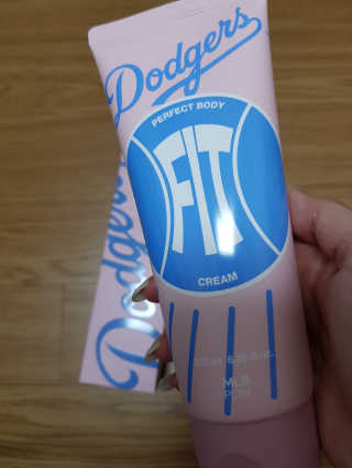 MLB COSMETICS [MLB PLAY] 퍼펙트 바디핏 크림 200ml — 4점을 준 리뷰어가 2019년 11월 올린 사용 사진