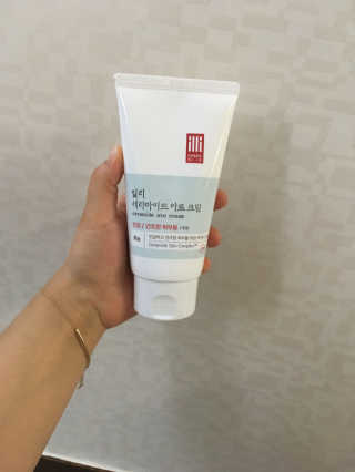 일리윤 세라마이드 아토 집중 크림 — 3.5점을 준 리뷰어가 2017년 6월 올린 사용 사진