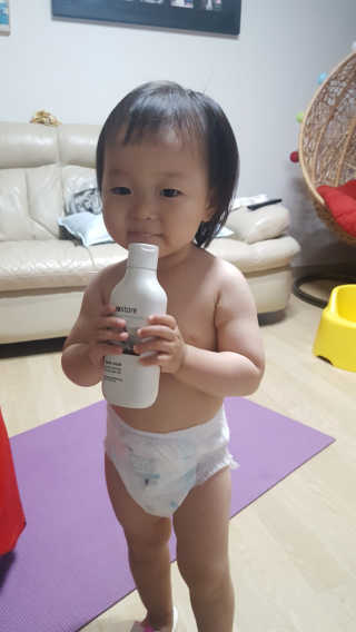 엘루스벤 에코스토어_베이비 바디워시_200ML — 5점을 준 리뷰어가 2017년 6월 올린 사용 사진