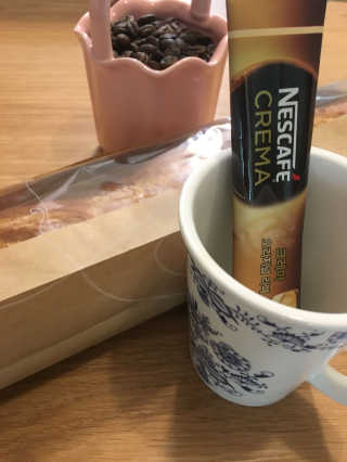 네스카페 코리아 네스카페 크레마 — 4.17점을 준 리뷰어가 2017년 12월 올린 사용 사진