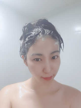 루디오스 리바이탈 아쿠아마린 샴푸 — 5점을 준 리뷰어가 2019년 10월 올린 사용 사진