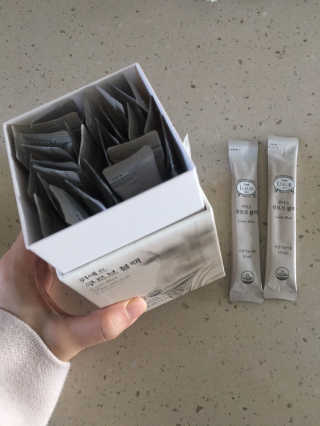 [하우투잇] 뤼에르 쿠르브 블랙 10ml x 30포 총 300ml — 5점을 준 리뷰어가 2020년 3월 올린 사용 사진
