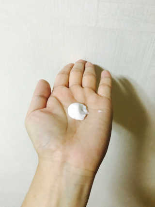 미쟝센 퍼펙트 베이스업 에센스 — 3.5점을 준 리뷰어가 2017년 8월 올린 사용 사진