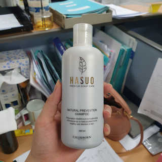 셀리본 하수오 내츄럴 프리벤션 탈모관리 샴푸 300ml — 5점을 준 리뷰어가 2019년 11월 올린 사용 사진