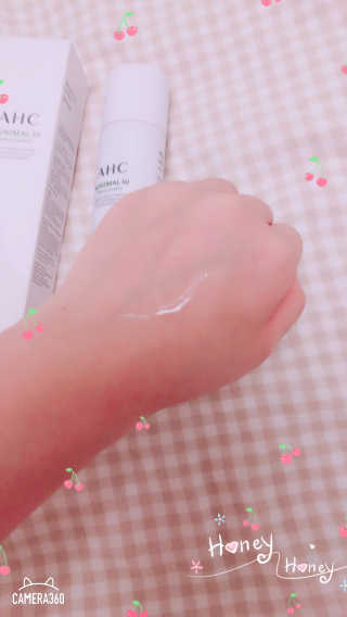 AHC 에이 에이치 씨 미니멀 10 워터리 에센스 — 5점을 준 리뷰어가 2018년 11월 올린 사용 사진