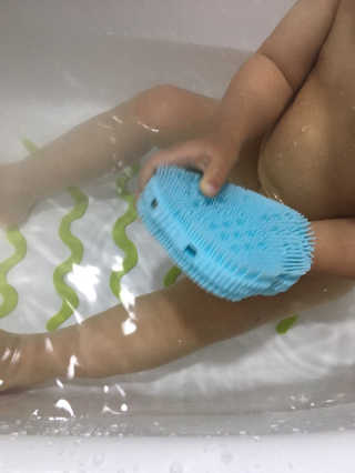 비비또 실리콘 베이비 타월 — 4점을 준 리뷰어가 2019년 6월 올린 사용 사진