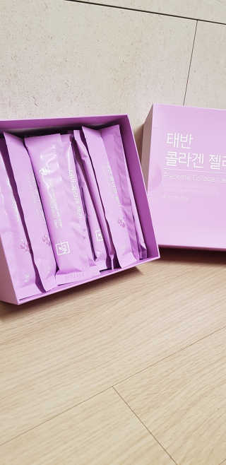 네츄럴굿띵스 태반 콜라겐 젤리 15포 — 5점을 준 리뷰어가 2018년 11월 올린 사용 사진