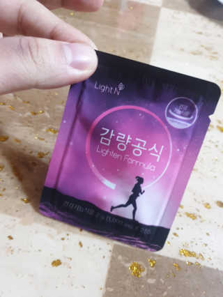 [감량공식] 다이어트 건강기능식품 — 5점을 준 리뷰어가 2019년 12월 올린 사용 사진