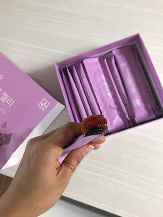 네츄럴굿띵스 태반 콜라겐 젤리 15포 — 5점을 준 리뷰어가 2018년 11월 올린 사용 사진