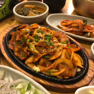 청국장과 보리밥 [청국장과보리밥] 두루치기 쌈정식or수육정식 中 택 1 — 5점을 준 리뷰어가 2018년 12월 올린 사용 사진