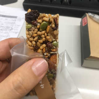 넛쯔공방 넛쯔 무설탕 수제견과류바 — 3.5점을 준 리뷰어가 2018년 7월 올린 사용 사진