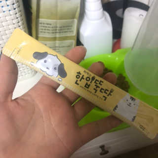 [펫토리아] 강아지,고양이겸용 짜먹는 한입뚝딱 — 4점을 준 리뷰어가 2019년 1월 올린 사용 사진